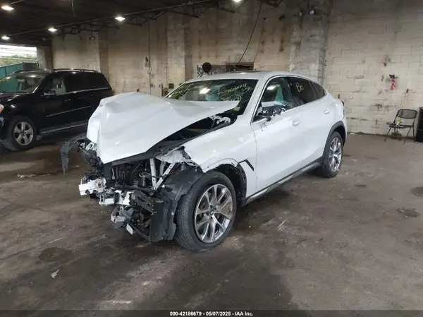 5UXCY6C09P9N62584 2023 BMW X6 - Image 2
