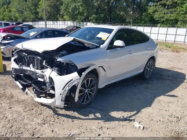 5UXCY6C0XN9M27806 2022 BMW X6 - Image 2