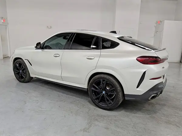 5UXCY8C04M9E21187 2021 BMW X6 - Image 2