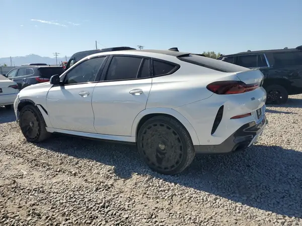 5UXCY8C0XN9M57786 2022 BMW X6 - Image 2