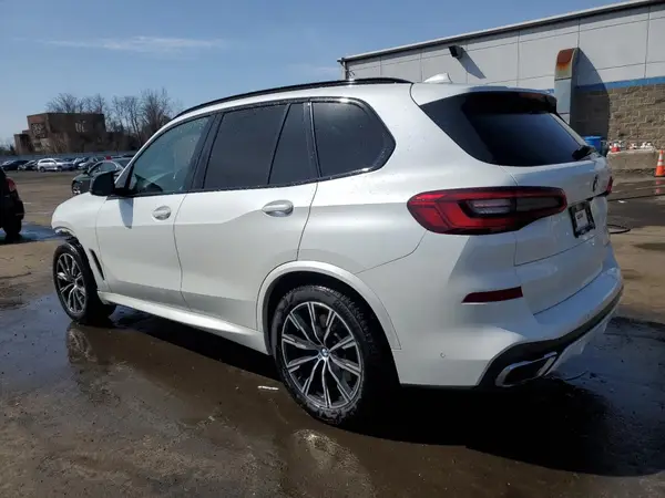 5UXJU2C50KLB15342 2019 BMW X5 - Image 2