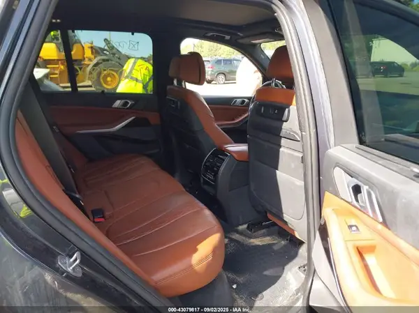 5UXJU2C50KLN65537 2019 BMW X5 - Image 8