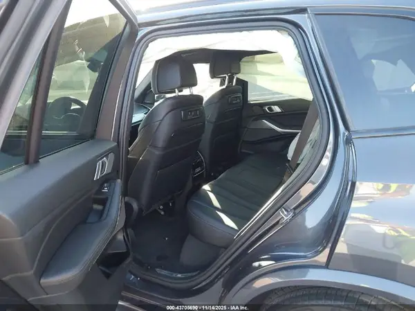 5UXJU2C51KLN65546 2019 BMW X5 - Image 8
