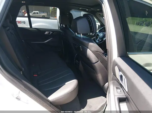 5UXJU2C52KLN49825 2019 BMW X5 - Image 8