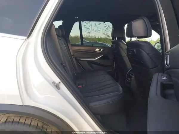 5UXJU2C52KLN64180 2019 BMW X5 - Image 8