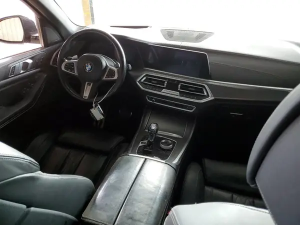 5UXJU2C53KLN64107 2019 BMW X5 - Image 8