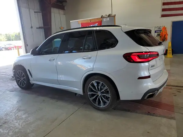 5UXJU2C54KLN64035 2019 BMW X5 - Image 2