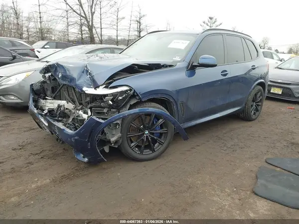 5UXJU2C54KLN65542 2019 BMW X5 - Image 2