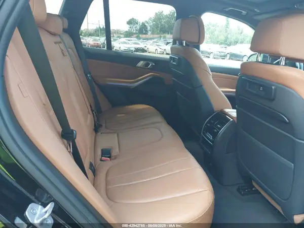 5UXJU2C55KLN67929 2019 BMW X5 - Image 8