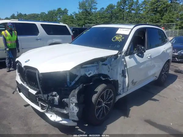 5UXJU2C56KLB15331 2019 BMW X5 - Image 2