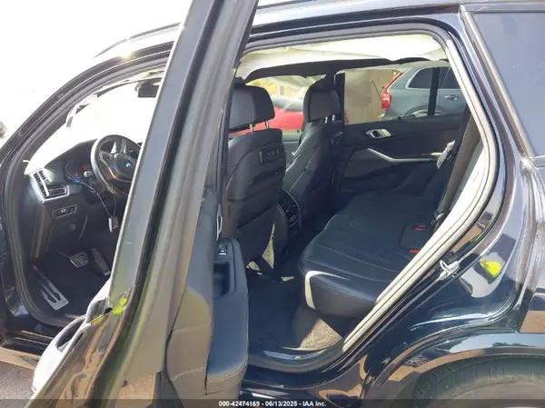 5UXJU2C56KLN66062 2019 BMW X5 - Image 8