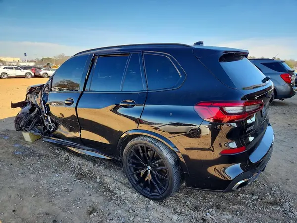 5UXJU2C56KLN67289 2019 BMW X5 - Image 2