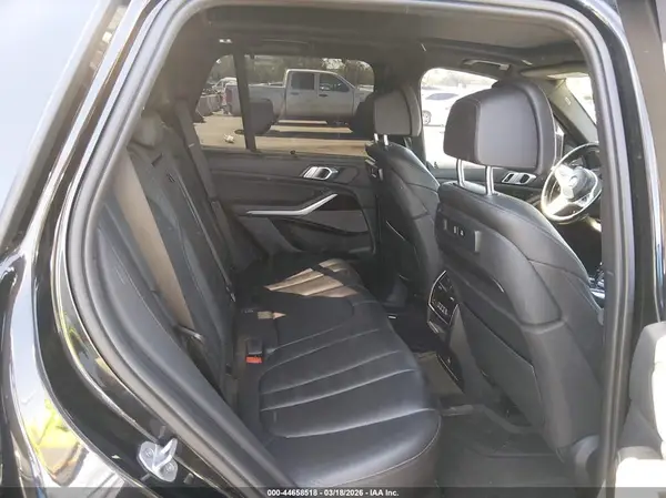 5UXJU2C57KLN49528 2019 BMW X5 - Image 8