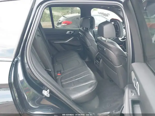 5UXJU2C57KLN67690 2019 BMW X5 - Image 8
