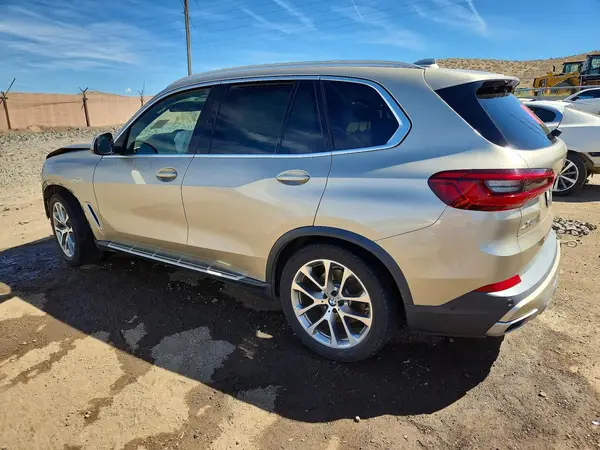 5UXJU2C59KLN66136 2019 BMW X5 - Image 2