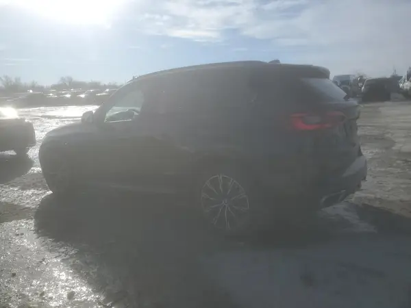 5UXJU2C5XKLB15347 2019 BMW X5 - Image 2