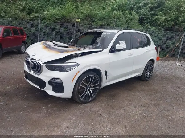 5UXJU2C5XKLN64637 2019 BMW X5 - Image 2