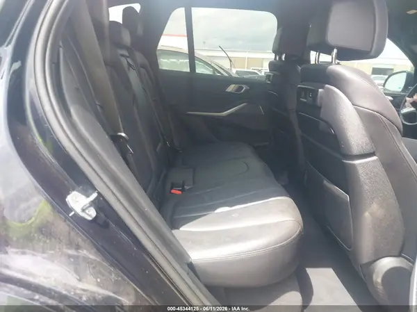5UXJU2C5XKLN65111 2019 BMW X5 - Image 8
