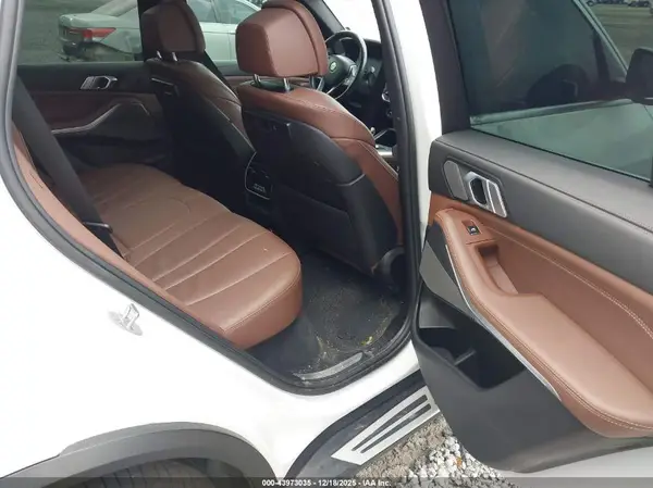 5UXJU2C5XKLN67781 2019 BMW X5 - Image 8