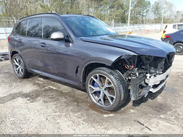 5UXJU4C05LL227763 2020 BMW X5 - Image 1