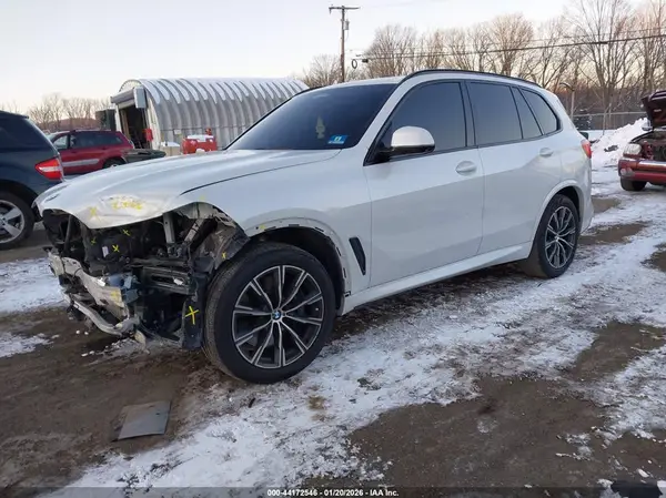5UXJU4C05LLE46015 2020 BMW X5 - Image 2