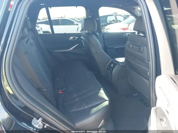 5UXJU4C05P9R34722 2023 BMW X5 - Image 8