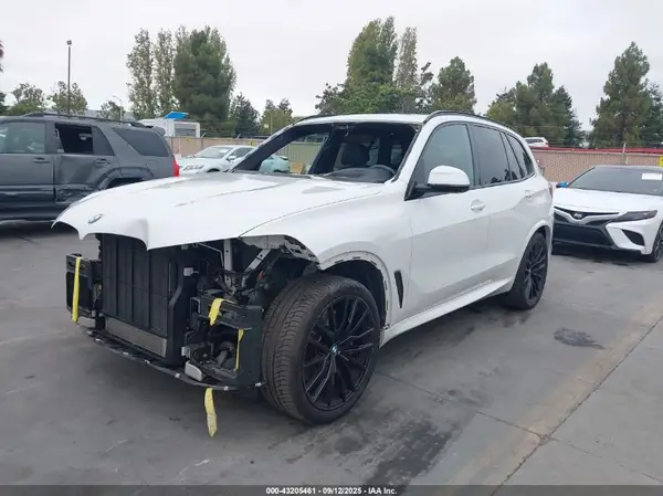 5UXJU4C07L9B38616 2020 BMW X5 - Image 2