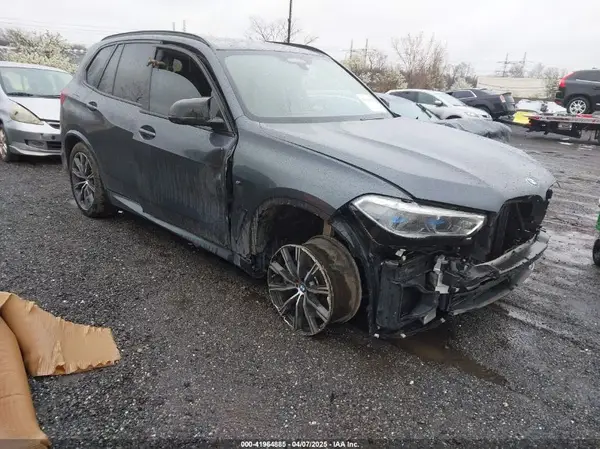 5UXJU4C09L9C76898 2020 BMW X5 - Image 1