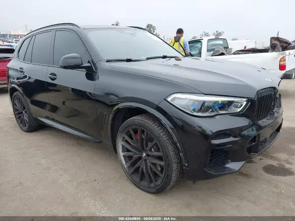 5UXJU4C09P9R17874 2023 BMW X5 - Image 1