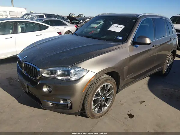 5UXKR0C30H0V70711 2017 BMW X5 - Image 2