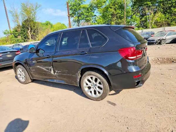 5UXKR0C30H0V76394 2017 BMW X5 - Image 2