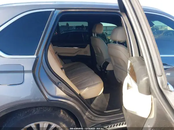 5UXKR0C30H0V79036 2017 BMW X5 - Image 8