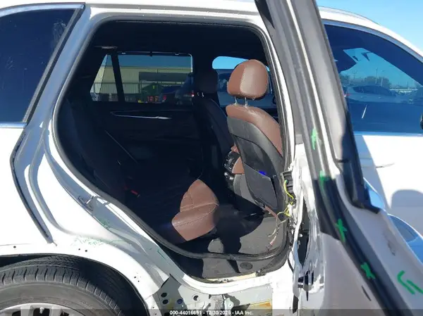5UXKR0C30H0V79070 2017 BMW X5 - Image 8