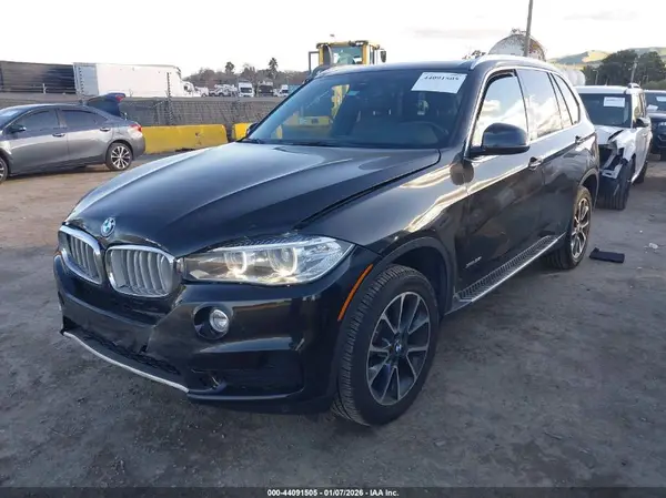 5UXKR0C30H0V81854 2017 BMW X5 - Image 2