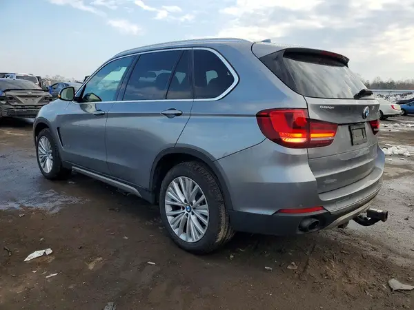 5UXKR0C30H0X77602 2017 BMW X5 - Image 2