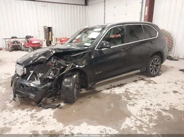 5UXKR0C31H0V79370 2017 BMW X5 - Image 2