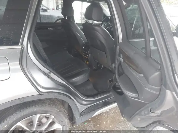 5UXKR0C31H0V81622 2017 BMW X5 - Image 8