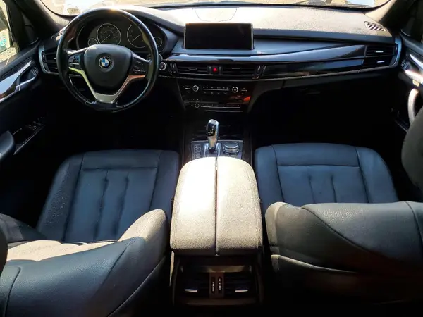 5UXKR0C32H0V74324 2017 BMW X5 - Image 8