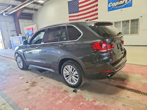5UXKR0C32H0V82360 2017 BMW X5 - Image 2