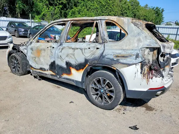 5UXKR0C32H0X82056 2017 BMW X5 - Image 2