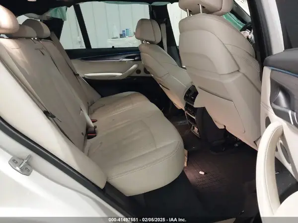 5UXKR0C33H0V77636 2017 BMW X5 - Image 8