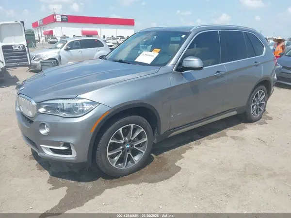 5UXKR0C33H0V81069 2017 BMW X5 - Image 2