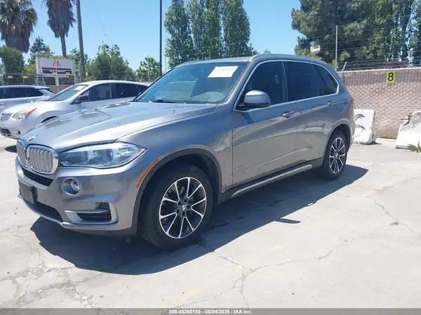 5UXKR0C33H0X77318 2017 BMW X5 - Image 2