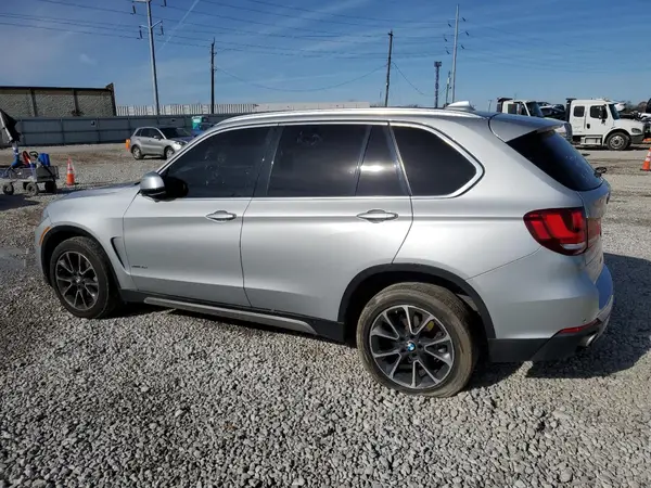5UXKR0C34H0V70100 2017 BMW X5 - Image 2