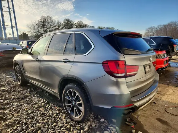 5UXKR0C34H0V70985 2017 BMW X5 - Image 2