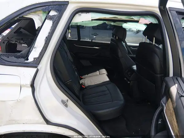 5UXKR0C34H0V72204 2017 BMW X5 - Image 8