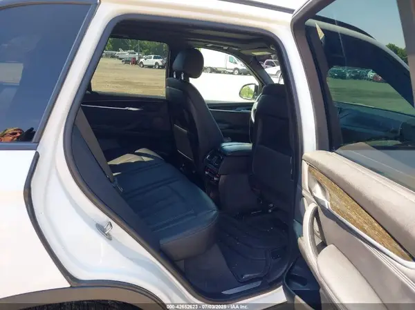 5UXKR0C34H0V73398 2017 BMW X5 - Image 8