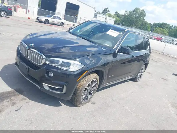5UXKR0C34H0V76902 2017 BMW X5 - Image 2