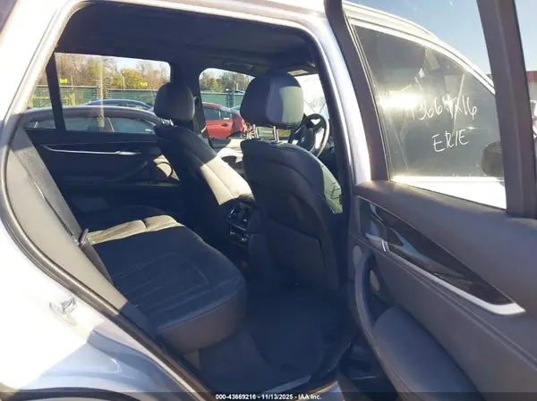 5UXKR0C34H0V78603 2017 BMW X5 - Image 8
