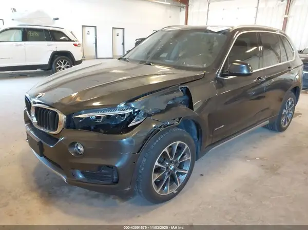 5UXKR0C34H0X78106 2017 BMW X5 - Image 2